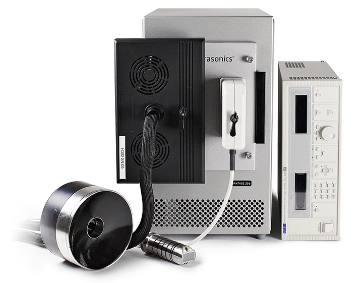 hifuplex-010-720 Black and white vintage camera with flash attachment and lens cap
